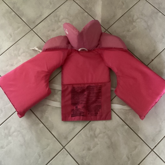 Life jacket - Picture 2 of 4